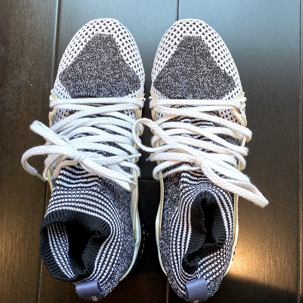 ADIDAS X STELLA McCARTNEY Crazymove Bounce Sneaker in Black and White